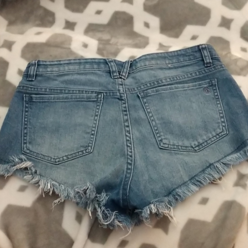 🌹Volcom "1991" high waisted cut off Jean shorts - Picture 2 of 6